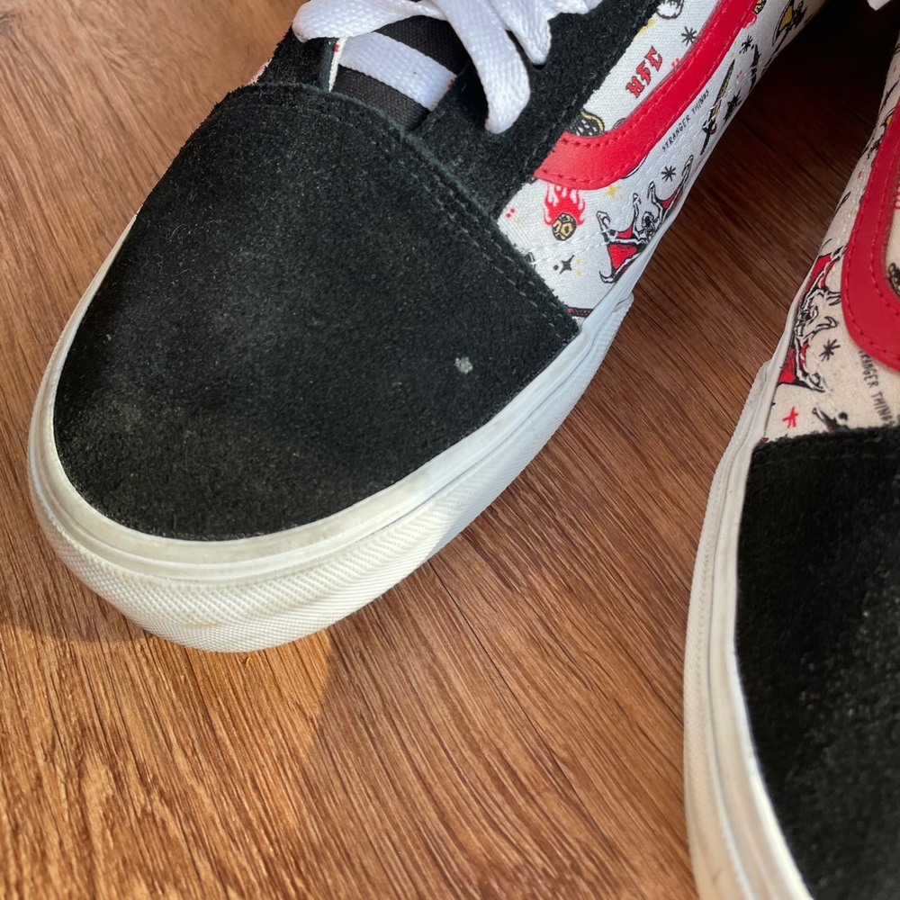 Stranger Things Mens Vans Sneakers Skate Shoes Size 13 Printed Graphic Rare - Picture 5 of 9